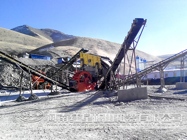 制砂生產(chǎn)線作業(yè)現(xiàn)場 制砂生產(chǎn)線作業(yè)現(xiàn)場