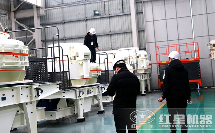 時(shí)產(chǎn)40噸環(huán)保制砂設(shè)備用戶 時(shí)產(chǎn)40噸環(huán)保制砂設(shè)備用戶