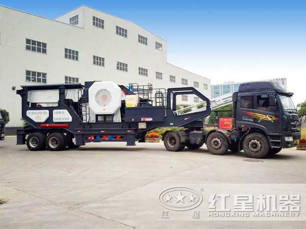 移動顎式破碎機發貨現場 移動顎式破碎機發貨現場