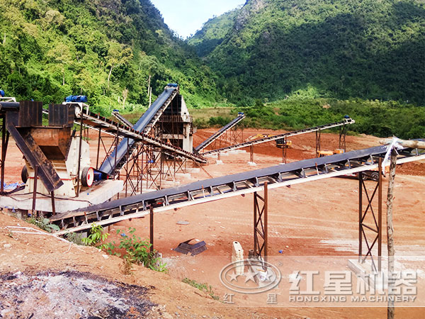 風(fēng)化砂反擊式破碎機(jī)生產(chǎn)現(xiàn)場 風(fēng)化砂反擊式破碎機(jī)生產(chǎn)現(xiàn)場