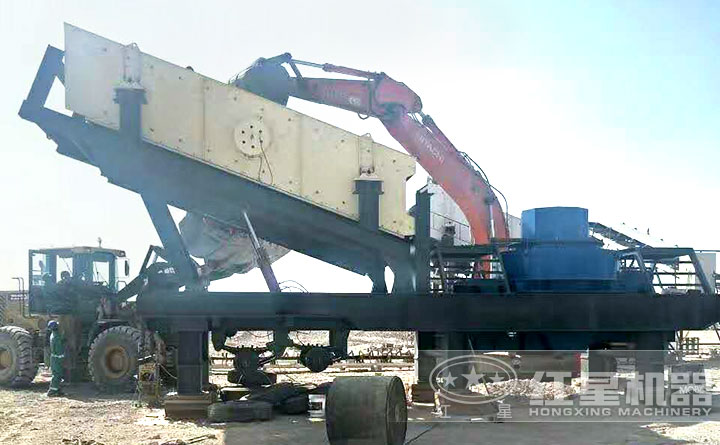 移動(dòng)制砂機(jī)設(shè)備客戶現(xiàn)場(chǎng)