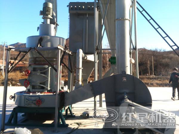 碳酸鈣磨粉生產現場