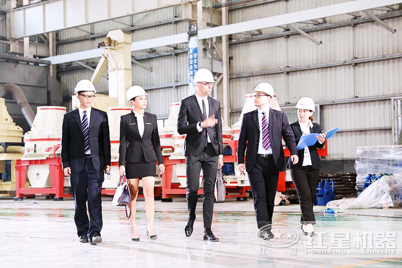 大型設(shè)備生產(chǎn)車間 大型設(shè)備生產(chǎn)車間