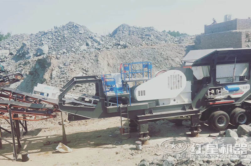 石灰石移動制砂生產線現(xiàn)場 石灰石移動制砂生產線現(xiàn)場