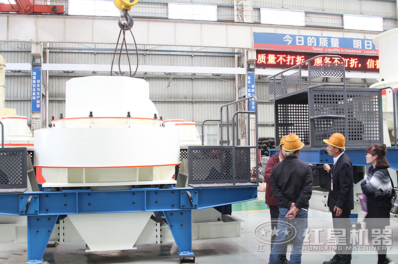 客戶來(lái)廠考察河卵石制砂設(shè)備 客戶來(lái)廠考察河卵石制砂設(shè)備